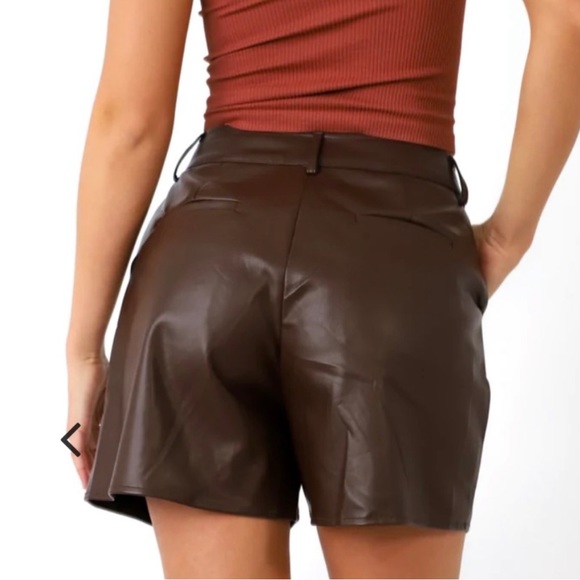 Crescent Chocolate Brown Faux Leather Highrise
Shorts Size M - Picture 2 of 8